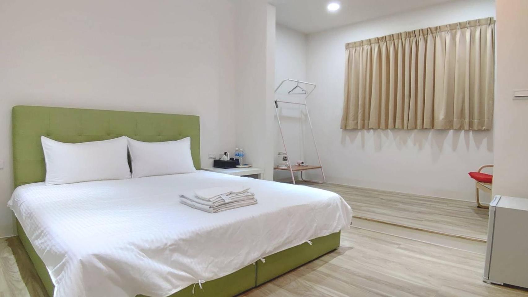 No.14 Hotel Tainan Exterior photo